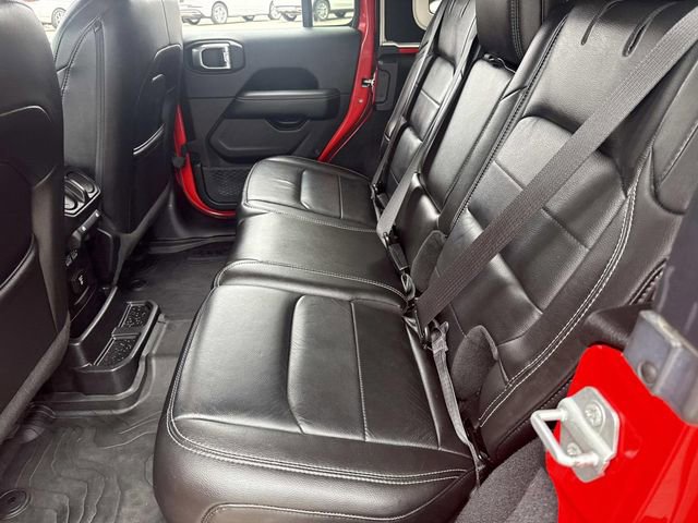 Used 2019 Jeep Wrangler Unlimited Sahara AWD/4WD image 16