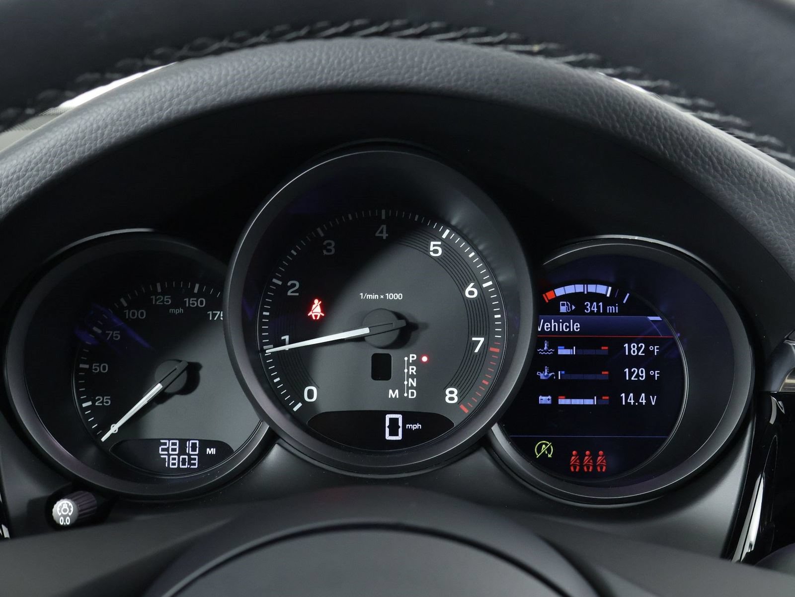 Certified 2026 Porsche Macan AWD/4WD image 16