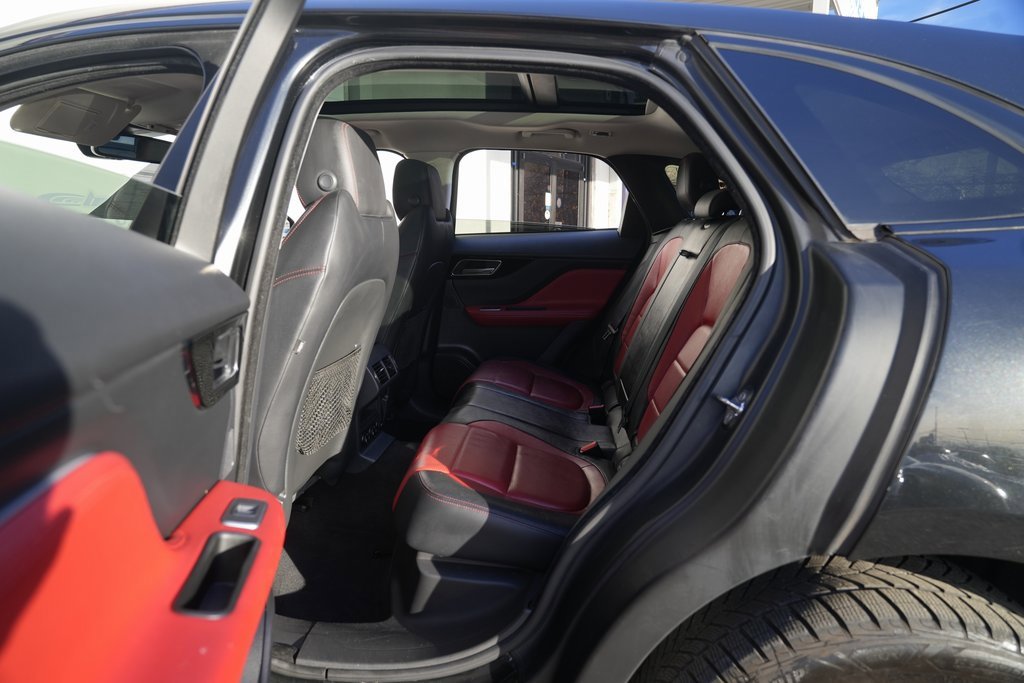 Used 2017 Jaguar F-PACE R-Sport image 21