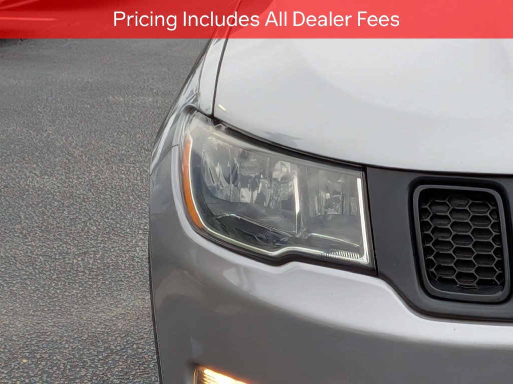 Used 2019 Jeep Compass Latitude FWD image 10