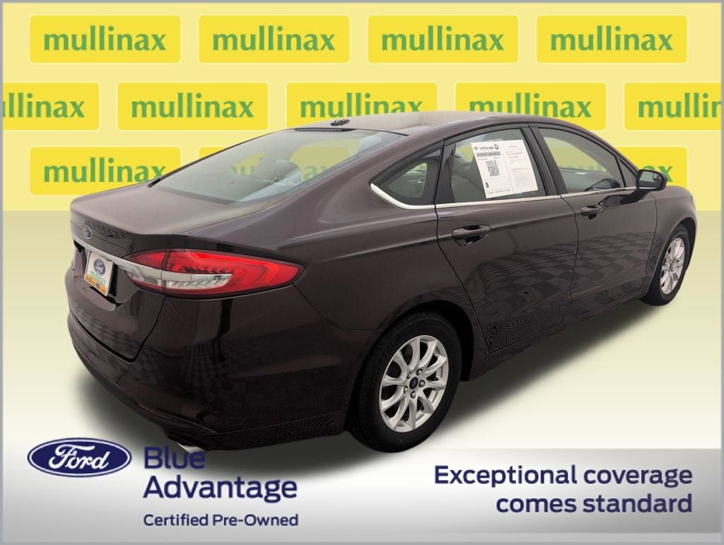Used 2017 Ford Fusion S image 3