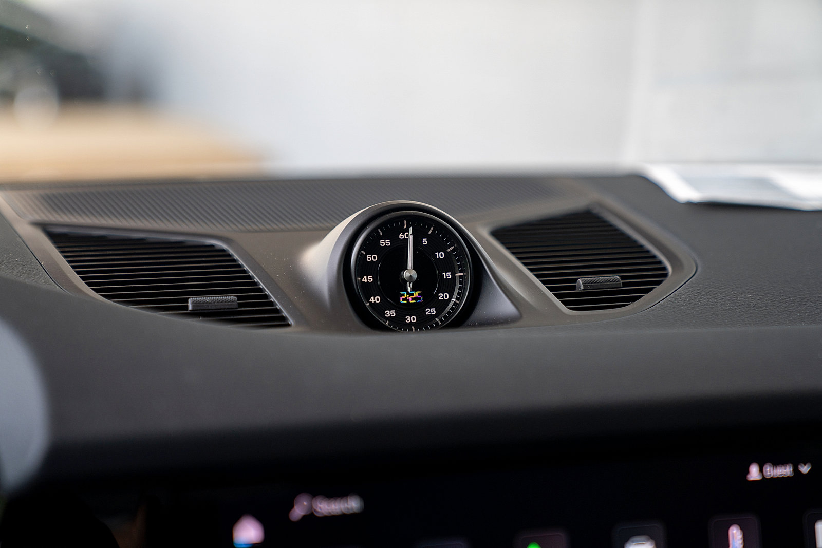 Used 2025 Porsche Cayenne Coupe image 11