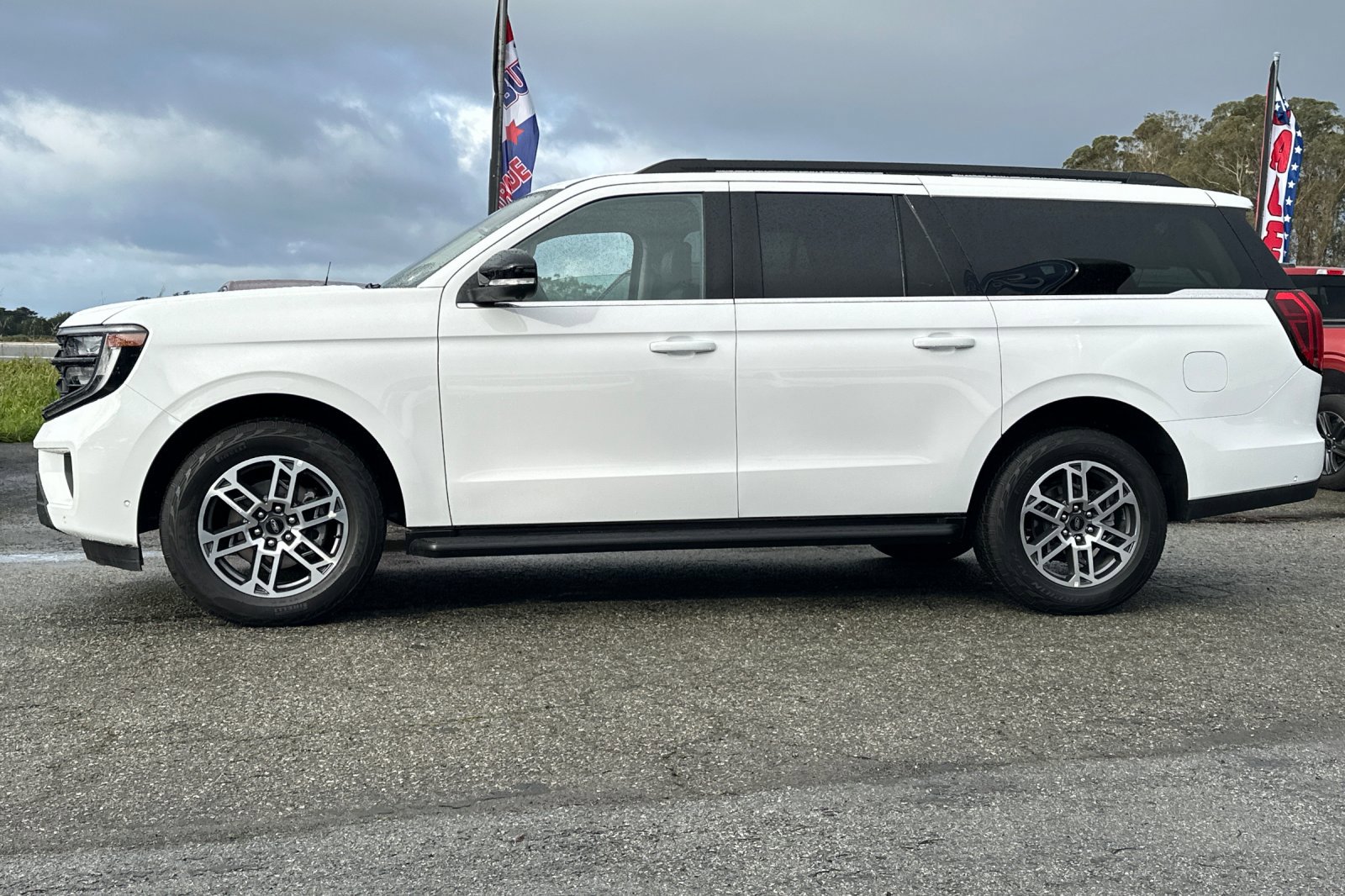 Used 2025 Ford Expedition Max Active image 2