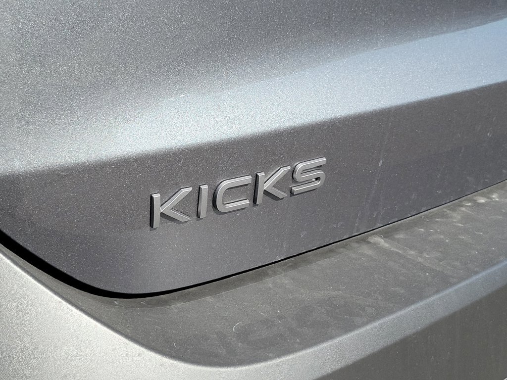 New 2026 Nissan Kicks SR FWD image 16