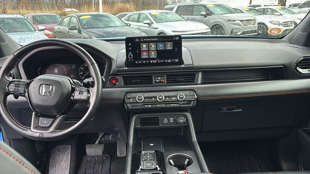 Certified 2024 Honda Pilot TrailSport image 12