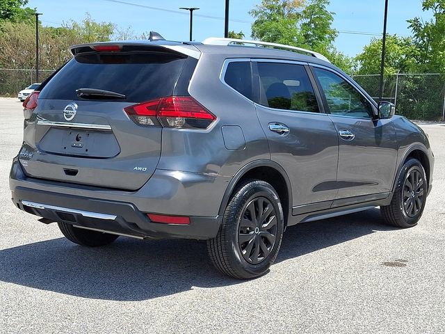 Used 2017 Nissan Rogue S w/ Appearance Package AWD/4WD image 9