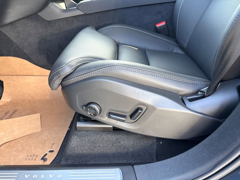 New 2026 Volvo XC90 B5 Ultra image 7