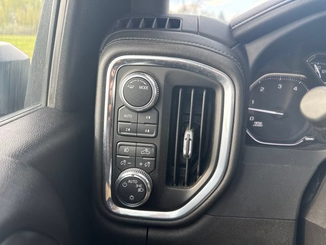 Used 2022 GMC Sierra 3500 SLE w/ SLE Convenience Package AWD/4WD image 18