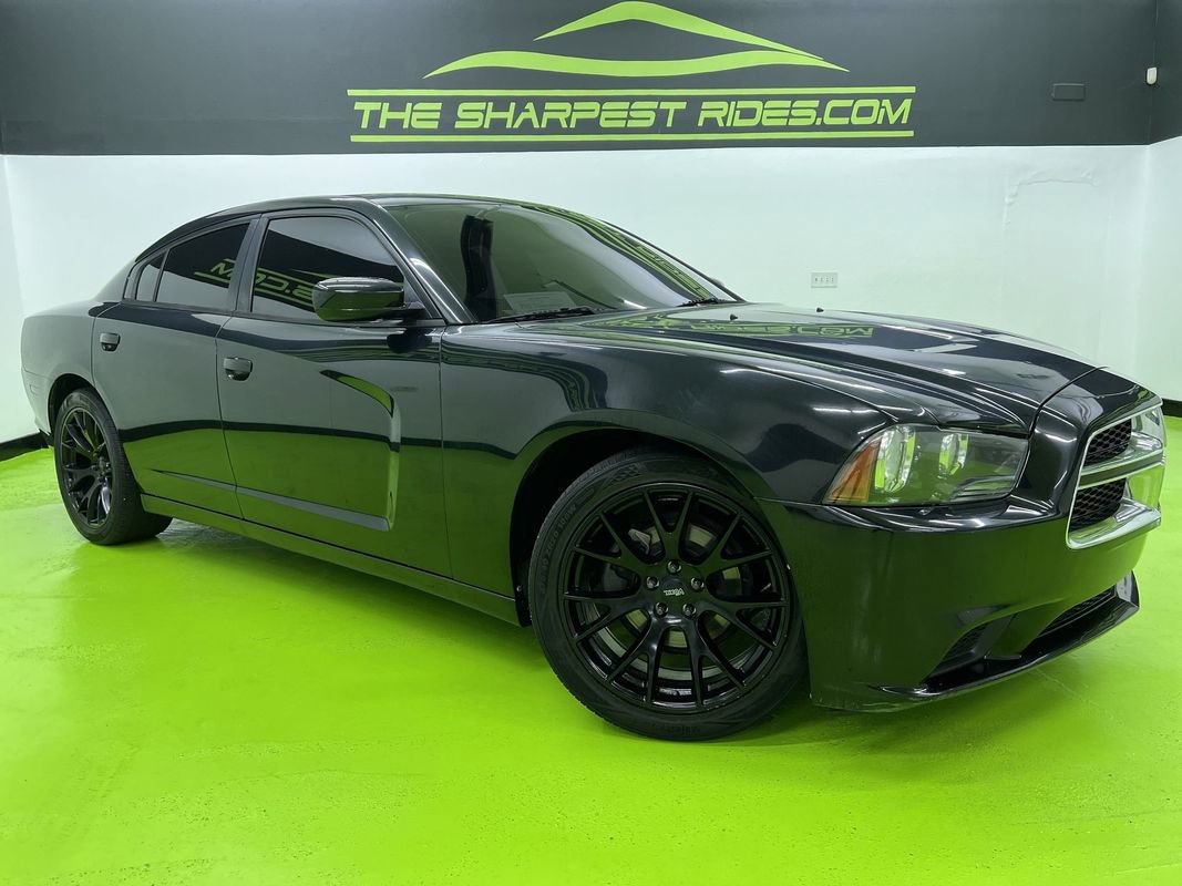 Used 2014 Dodge Charger SE w/ Connectivity Group RWD image 1