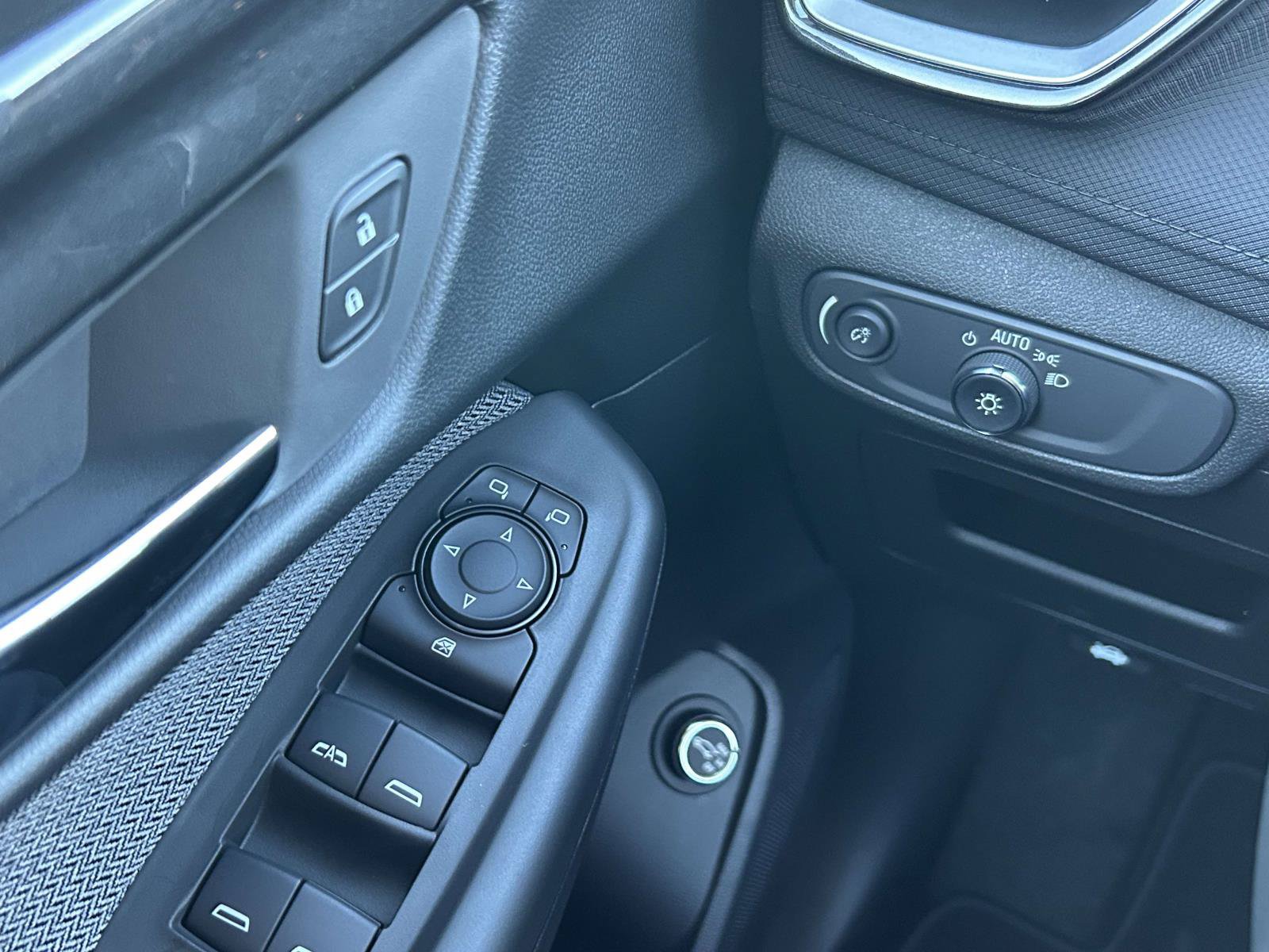 New 2026 Chevrolet TrailBlazer LT w/ Convenience Package FWD image 18