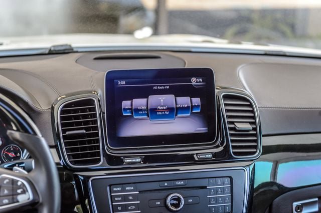 Used 2018 Mercedes-Benz GLS 450 4MATIC w/ Premium Package image 34