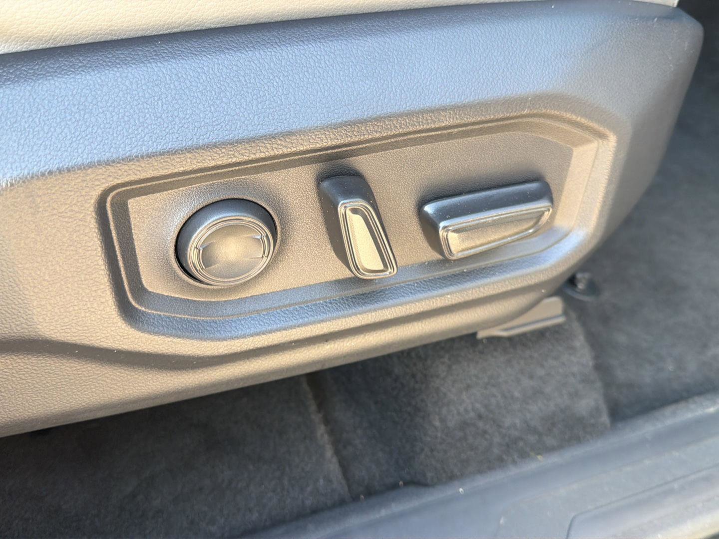 Used 2025 Toyota Tundra Limited image 15