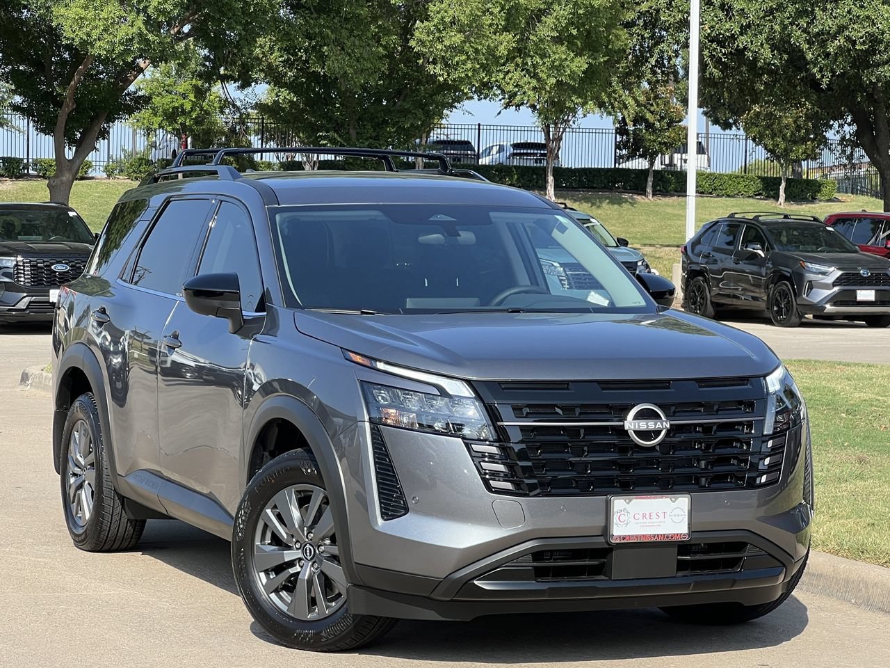 Certified 2026 Nissan Pathfinder SV FWD image 2