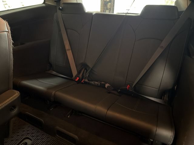 Used 2015 Chevrolet Traverse LT FWD image 24