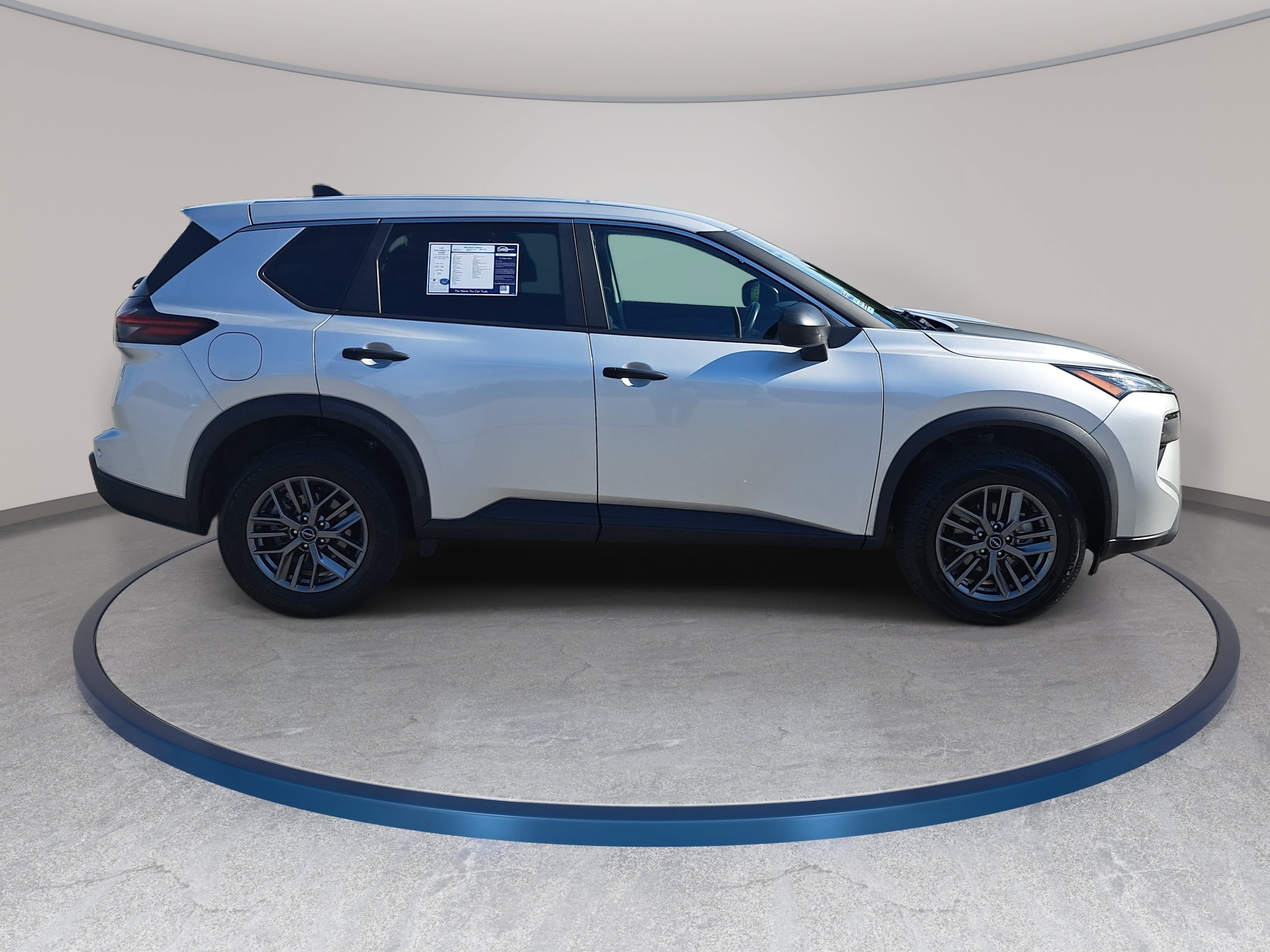 Used 2024 Nissan Rogue S AWD/4WD image 4