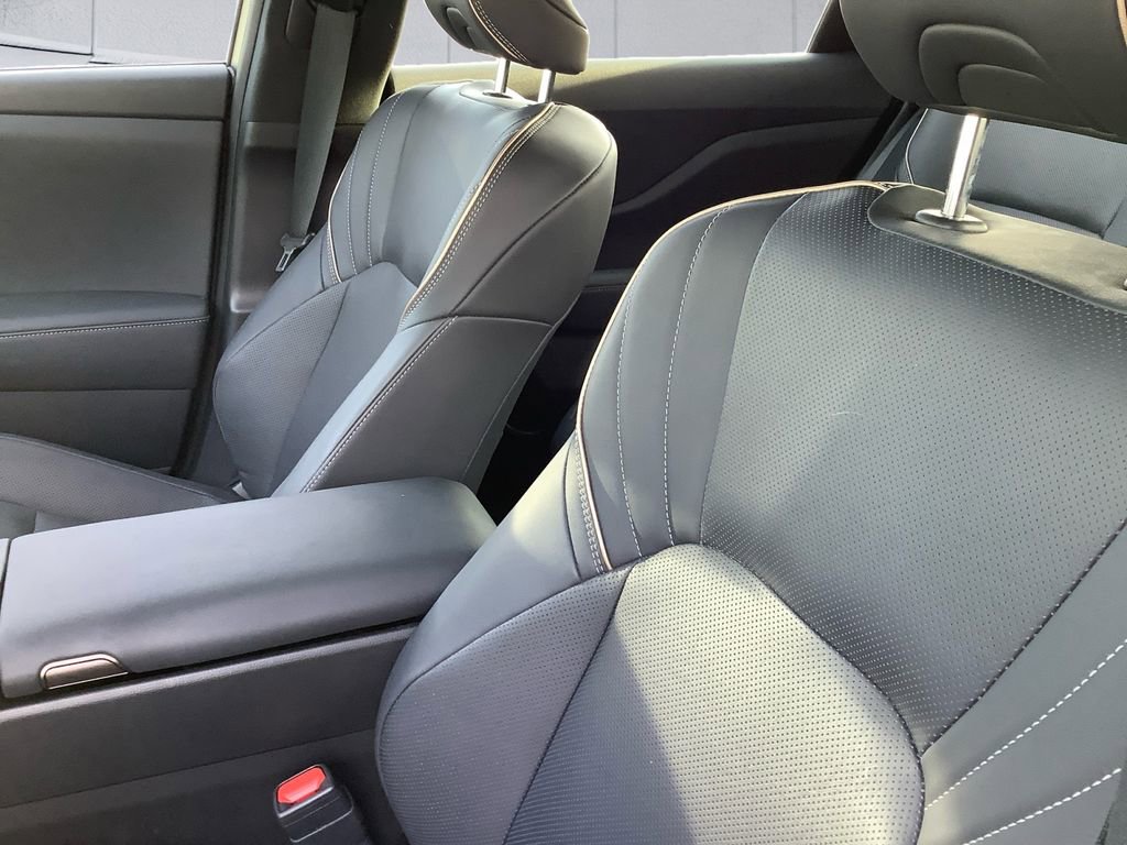 Used 2025 Toyota Crown Signia AWD/4WD image 8