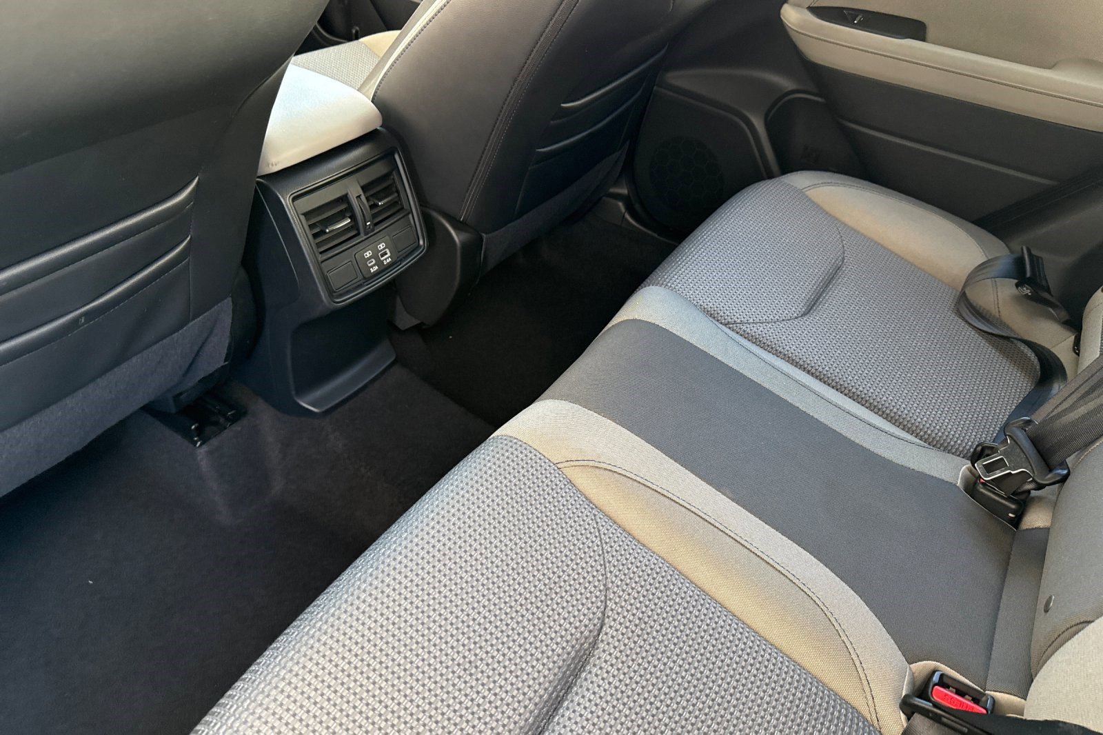 Used 2025 Subaru Forester Premium image 25