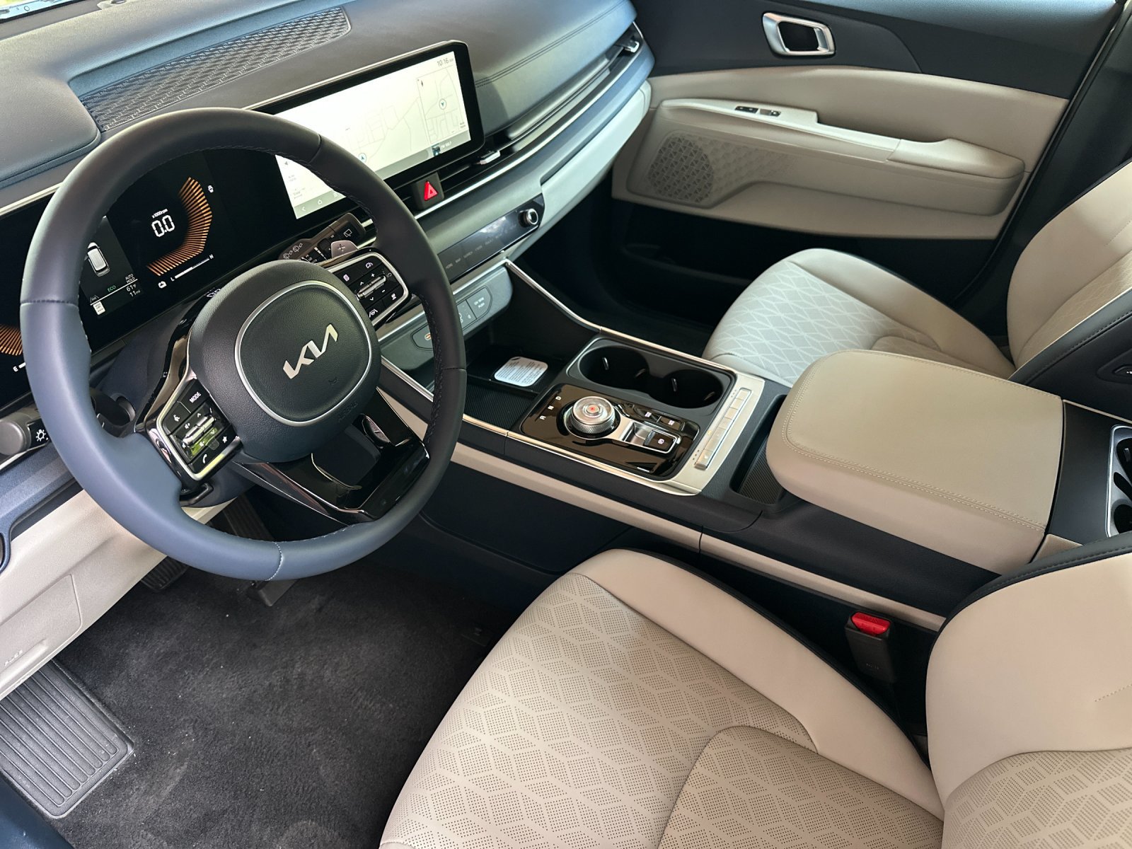 New 2026 Kia Carnival EX FWD image 10
