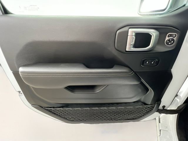 Used 2023 Jeep Wrangler Sahara image 29