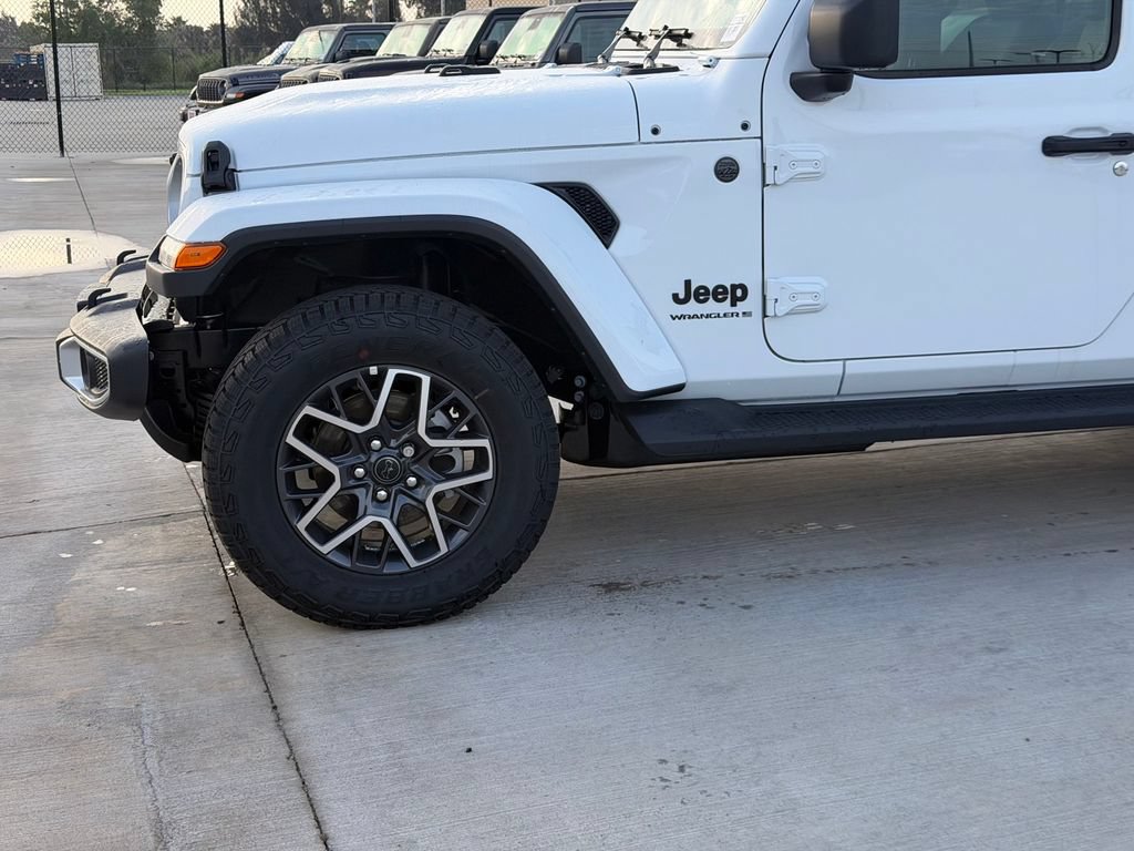 New 2026 Jeep Wrangler Unlimited Sahara AWD/4WD image 9
