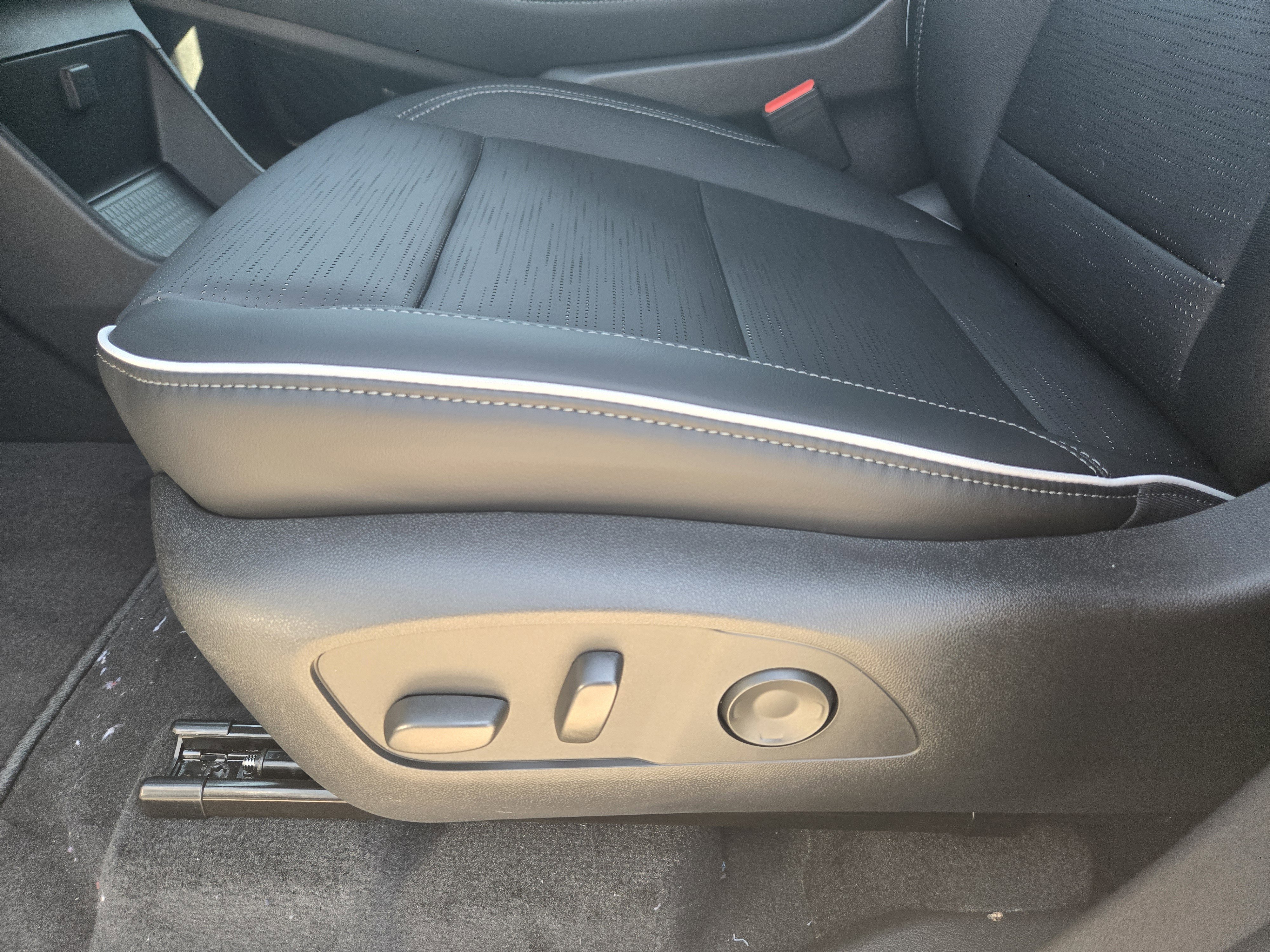 New 2026 Buick Enclave Sport Touring w/ Power Package image 17