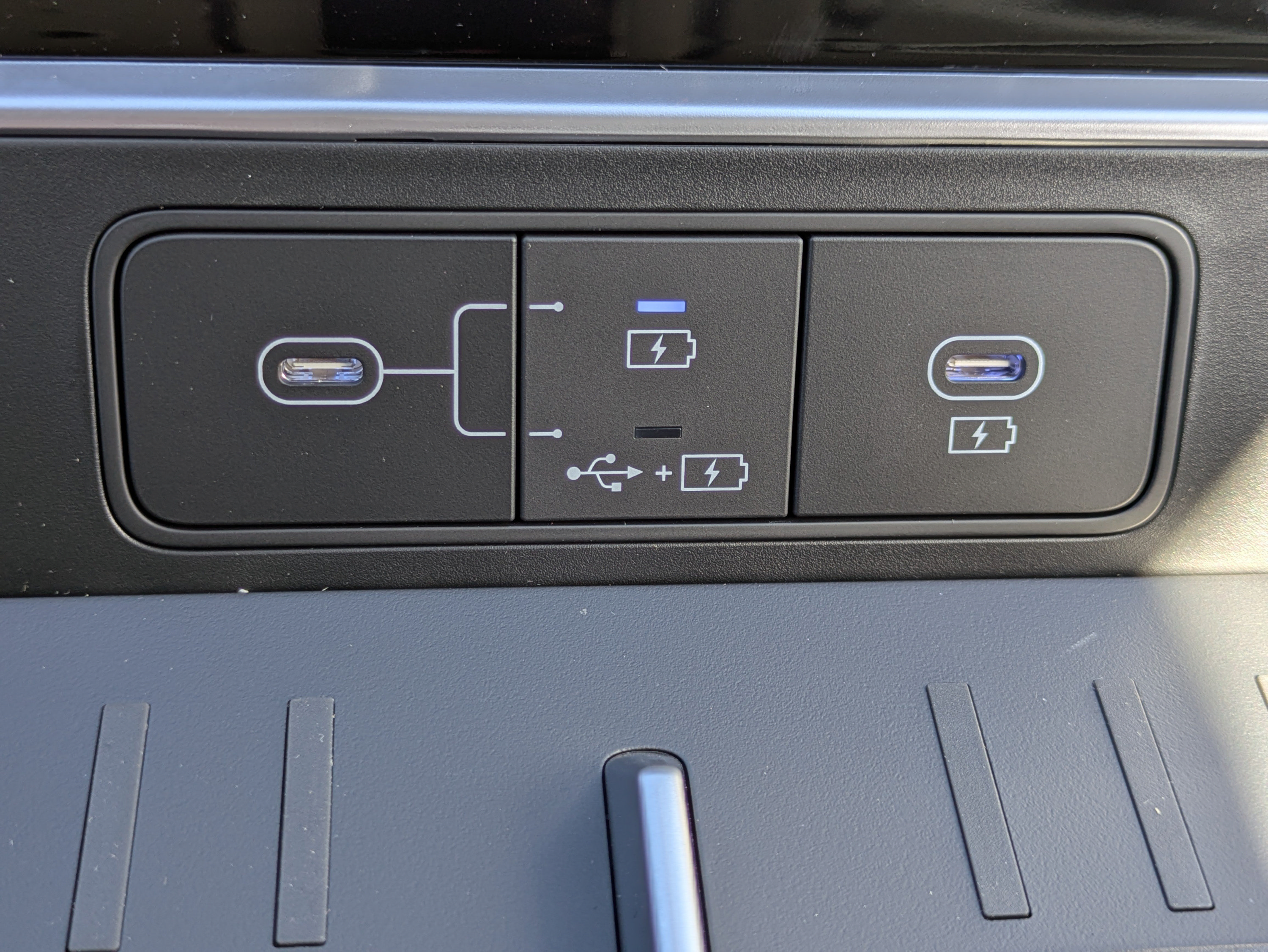New 2027 Hyundai Santa Fe Limited FWD image 23