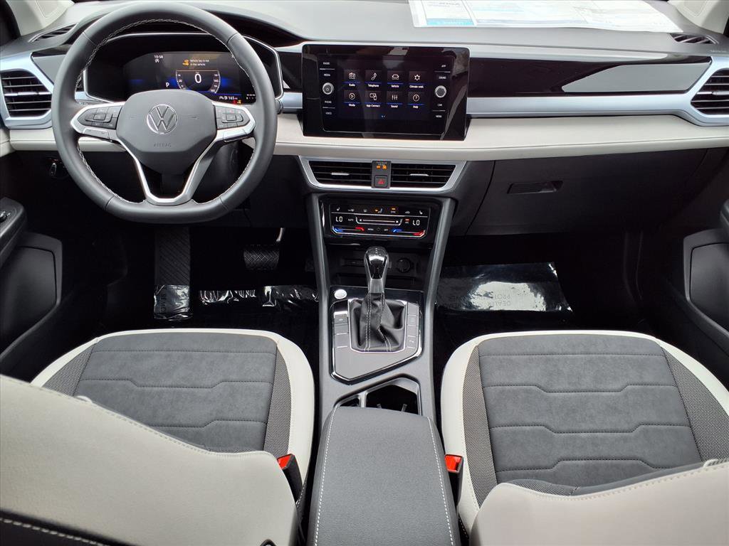 New 2026 Volkswagen Taos SE image 14