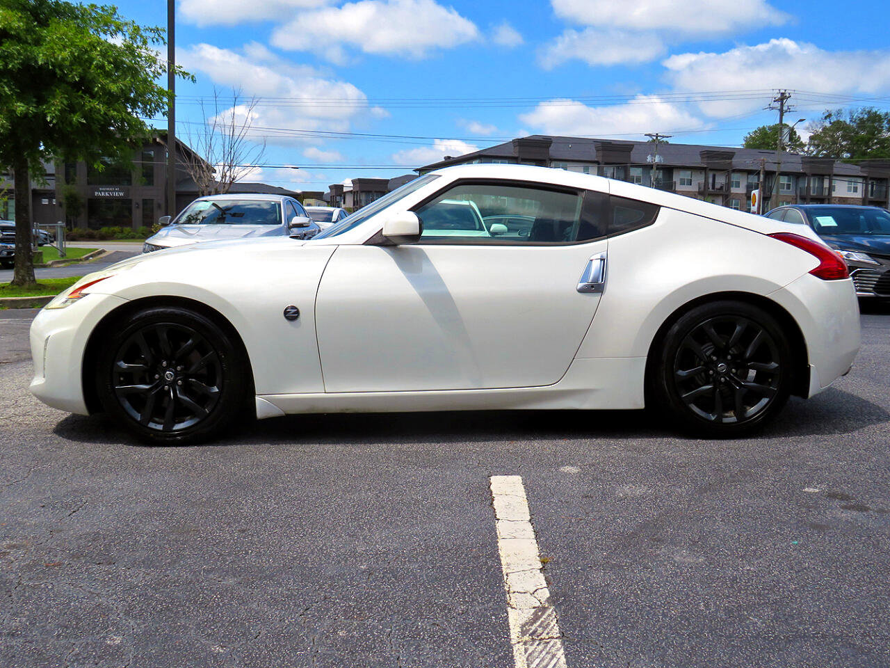 Used 2016 Nissan 370Z Touring image 10