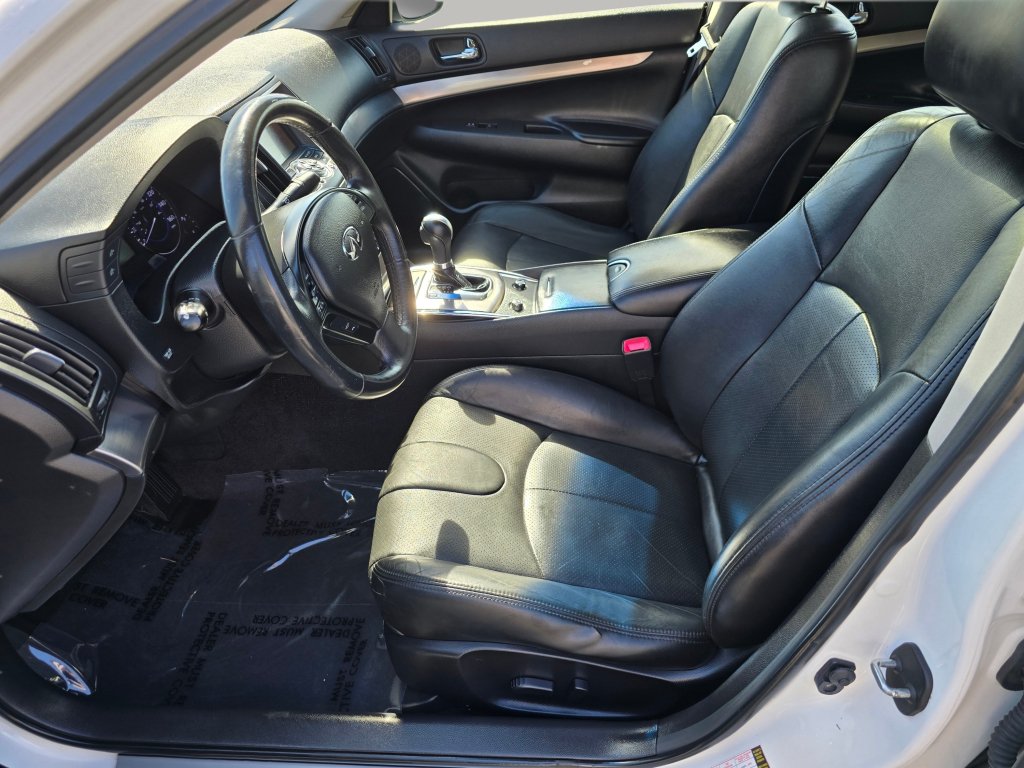 Used 2015 INFINITI Q40 w/ Moonroof Package RWD image 21