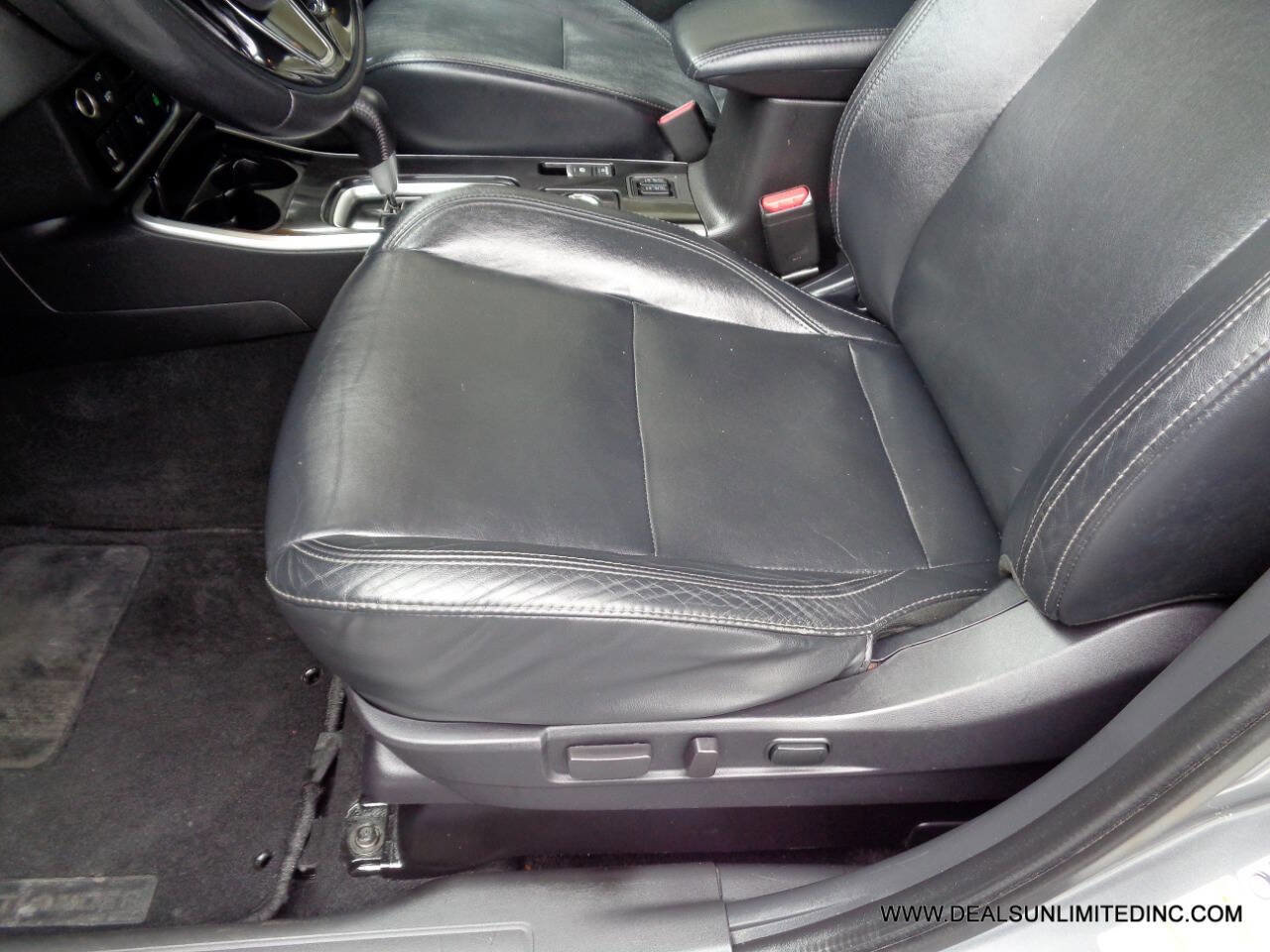 Used 2020 Mitsubishi Outlander SEL image 7