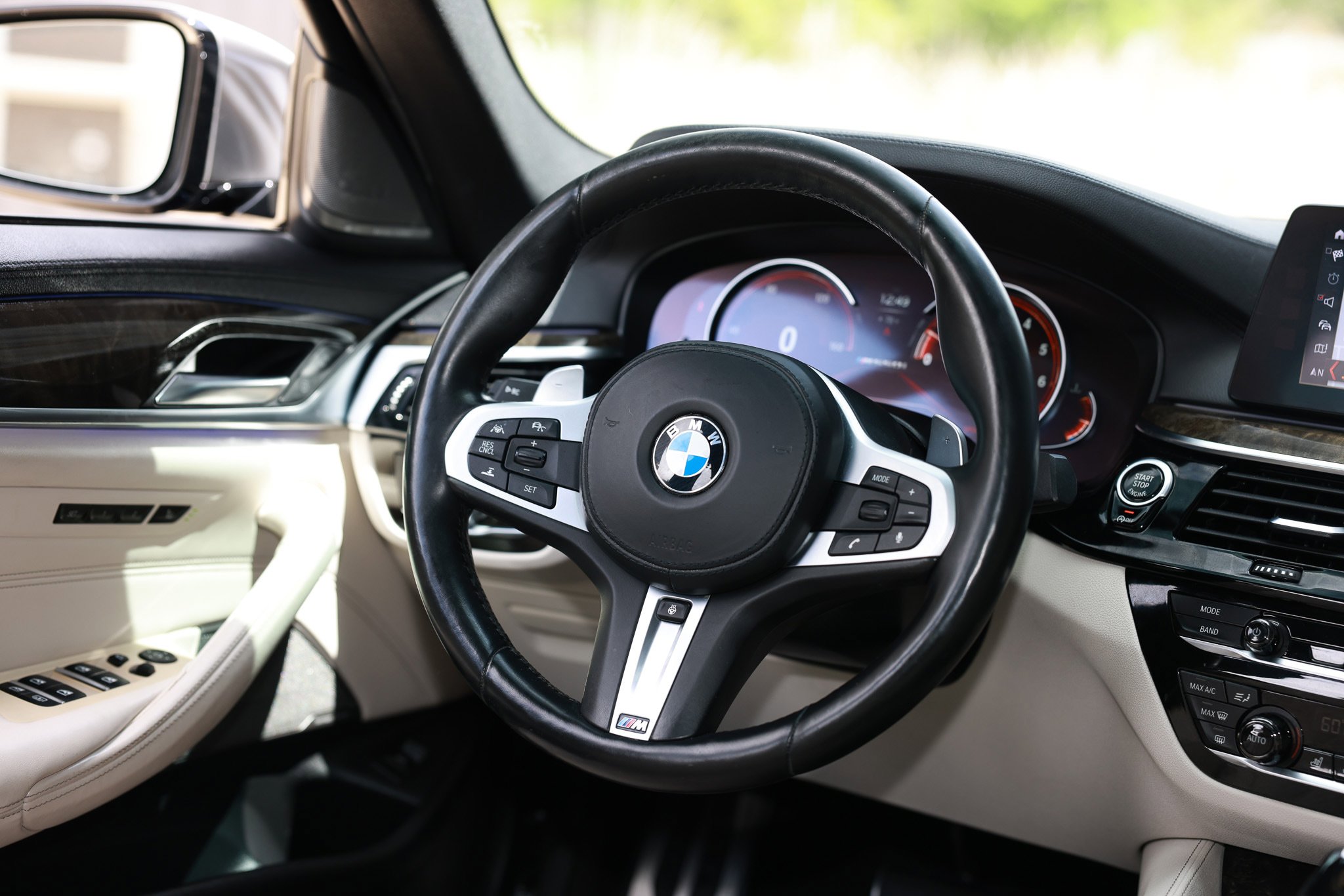 Used 2018 BMW M550i xDrive image 37