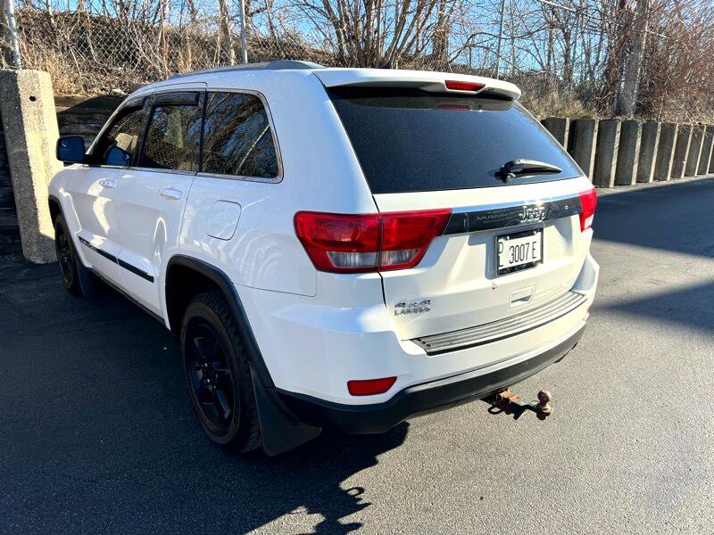 Used 2011 Jeep Grand Cherokee Laredo image 23