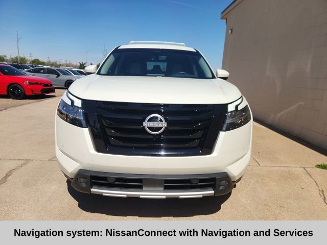 Used 2024 Nissan Pathfinder SL w/ Black Appearance Package image 3