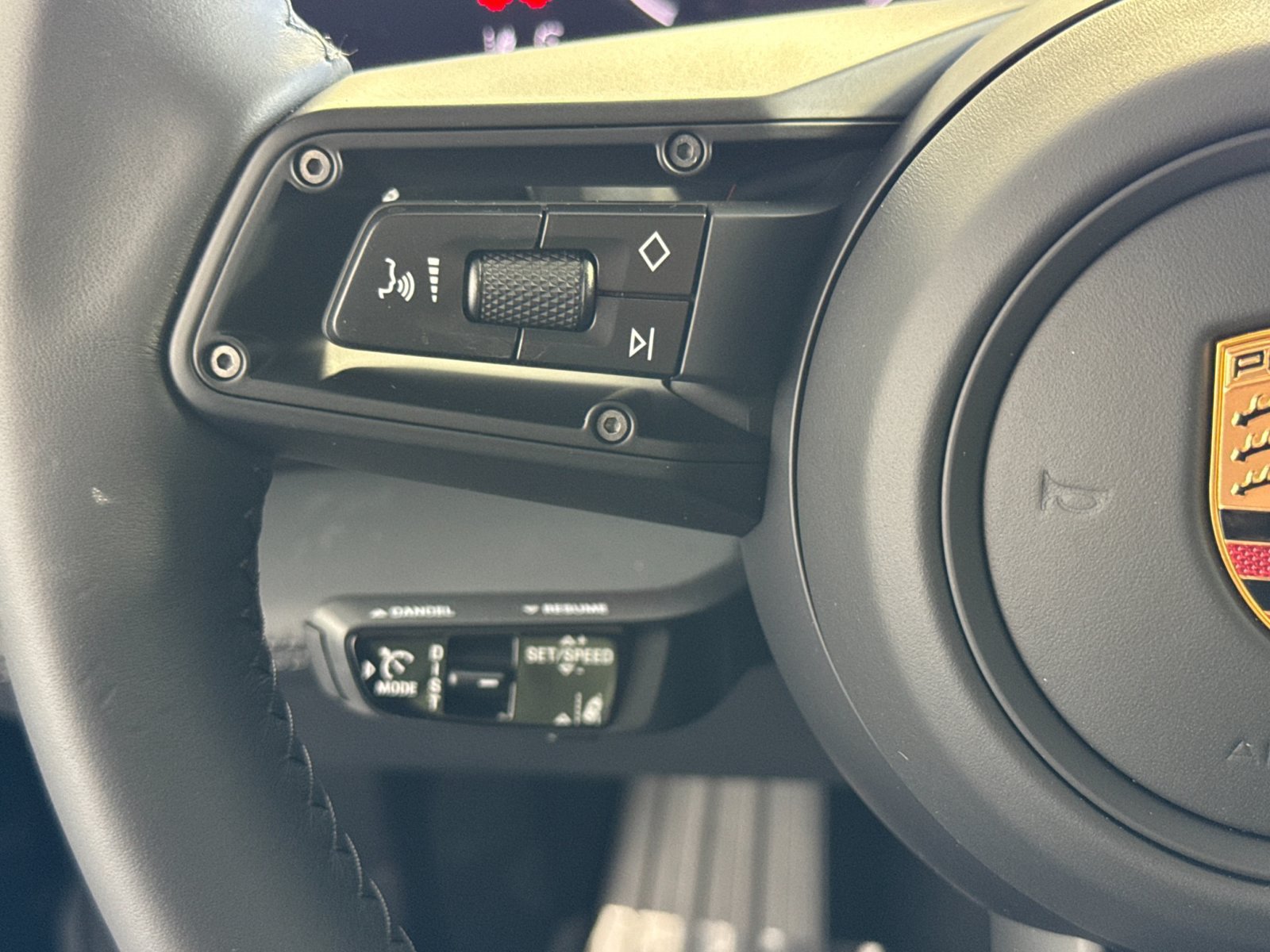 New 2026 Porsche Taycan 4S AWD/4WD image 28
