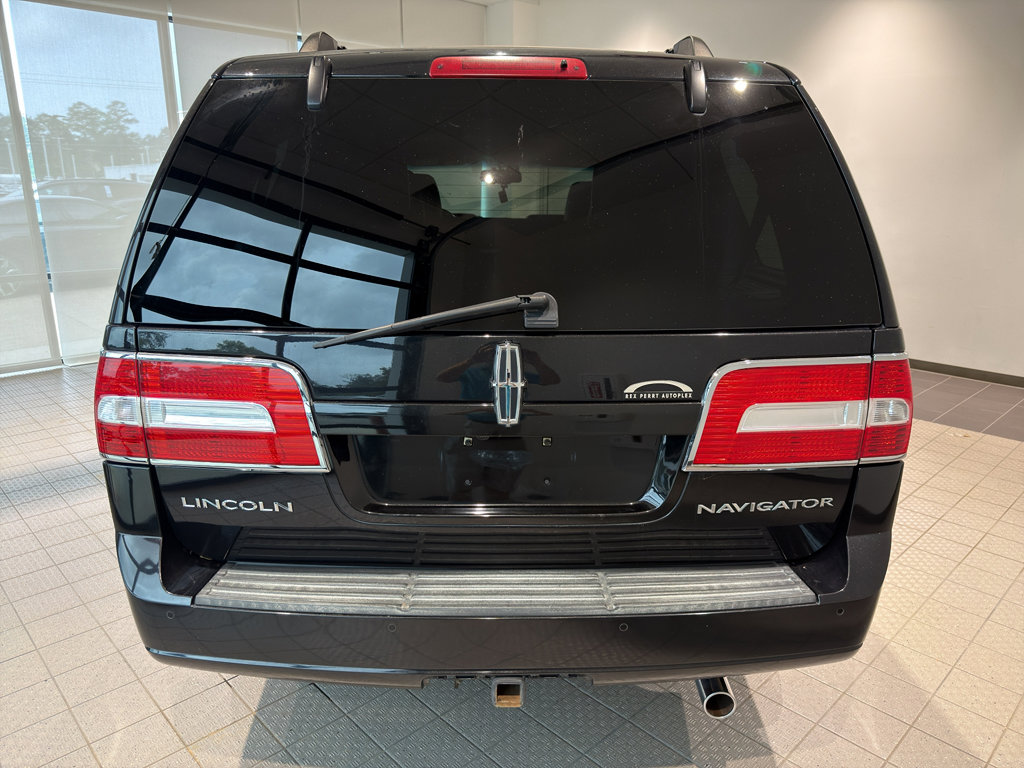 Used 2013 Lincoln Navigator 2WD w/ HD Trailer Tow Pkg image 4