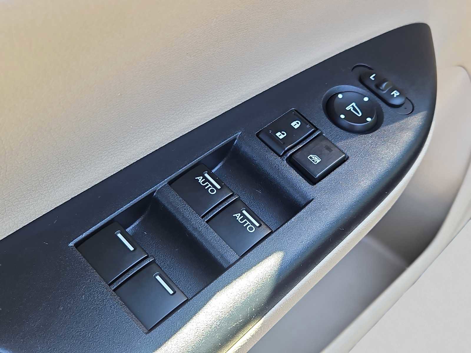 Used 2014 Honda Accord EX-L image 25