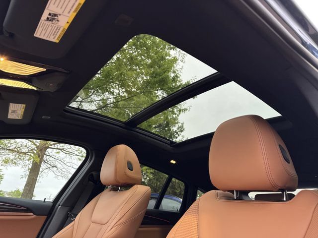 Certified 2025 BMW X4 xDrive30i AWD/4WD image 9
