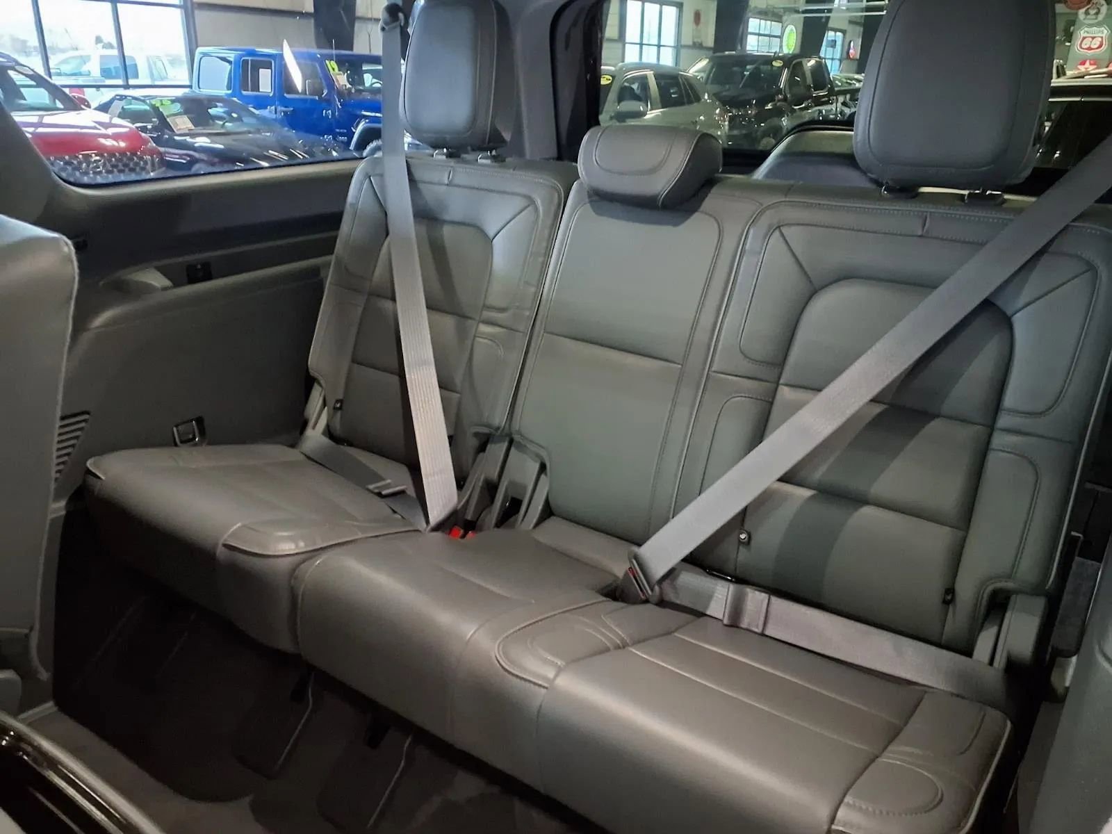 Used 2019 Lincoln Navigator L Reserve image 16
