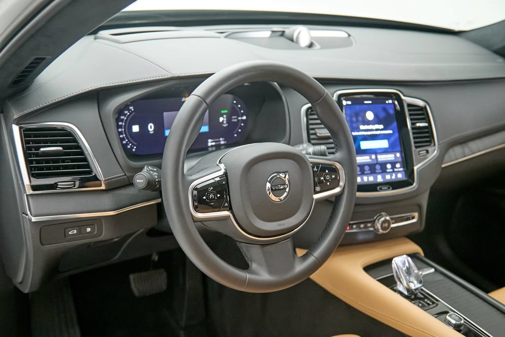 Certified 2023 Volvo XC90 T8 Ultimate w/ Lounge Package AWD/4WD image 13