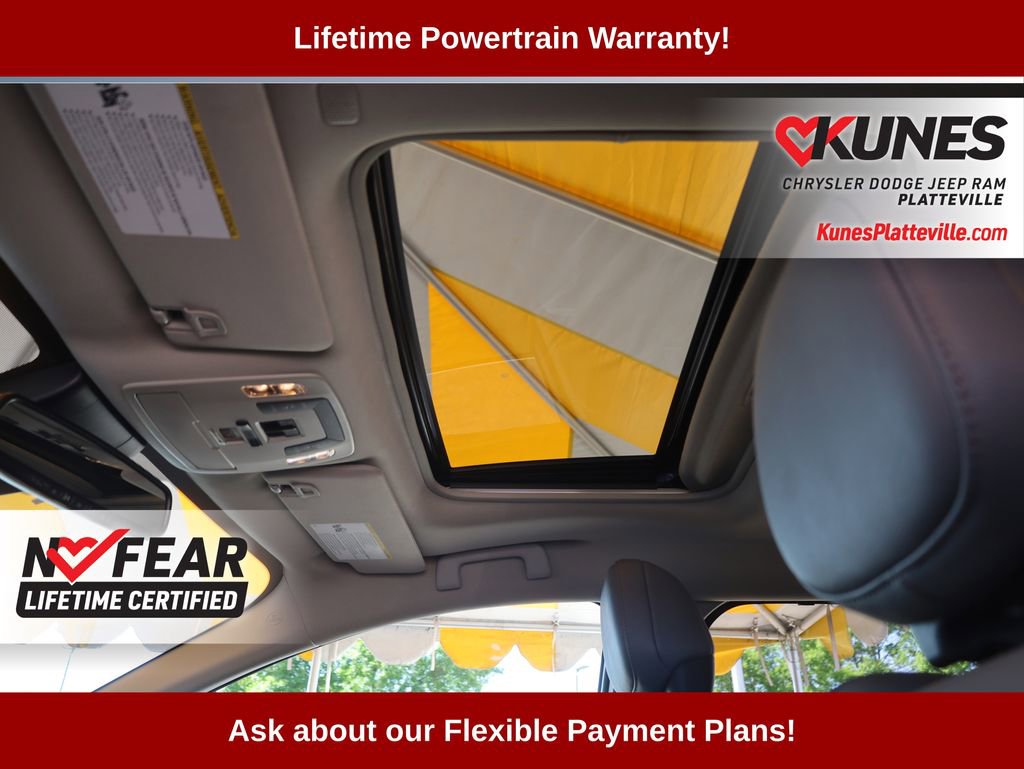 Used 2024 Toyota Sienna XLE image 35