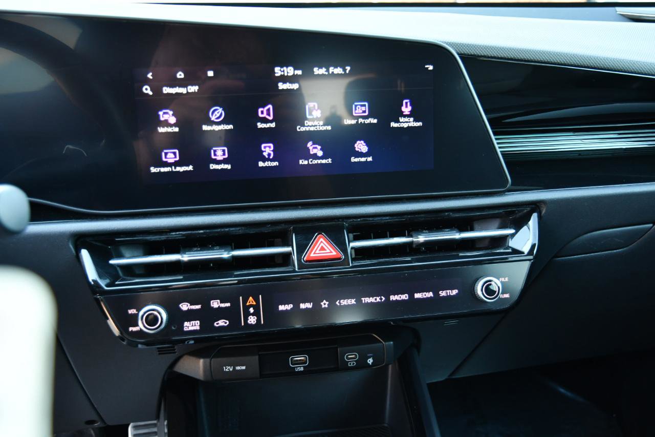 Used 2023 Kia Niro EX Touring image 22