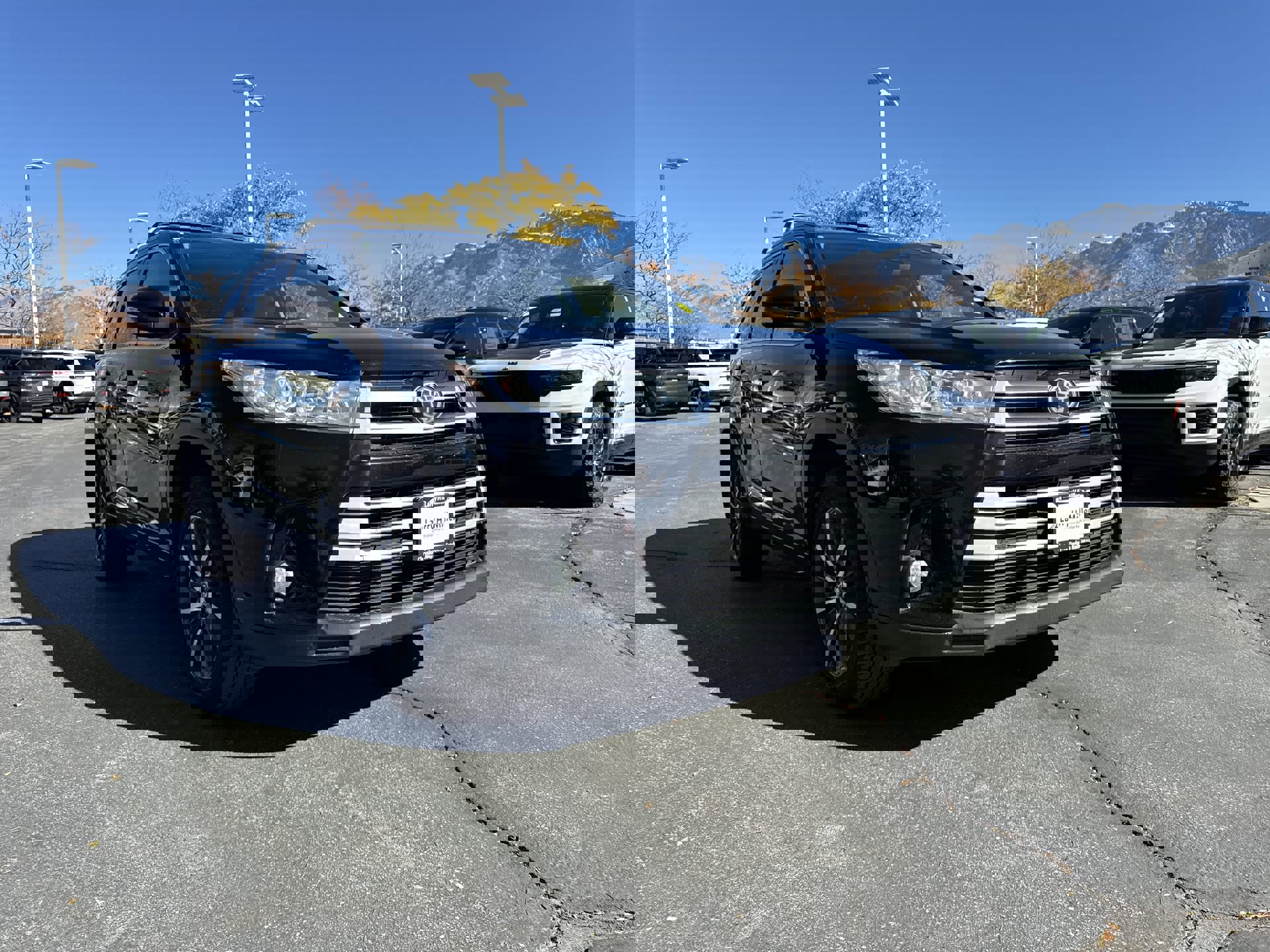 Used 2018 Toyota Highlander XLE image 2