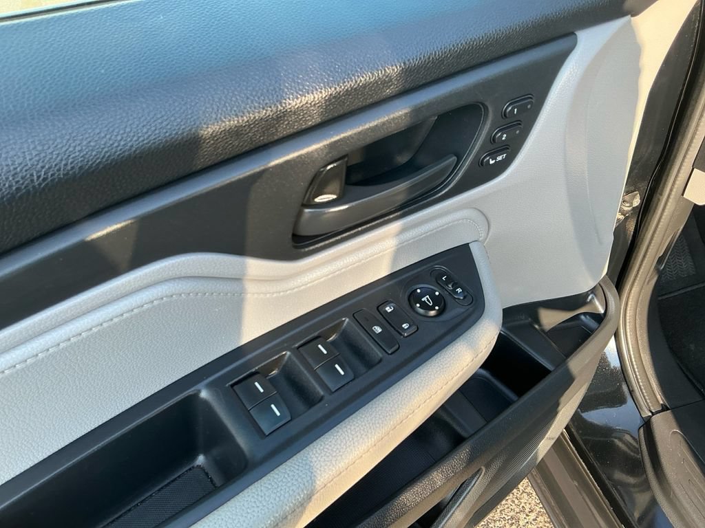 Used 2018 Honda Odyssey EX-L image 16