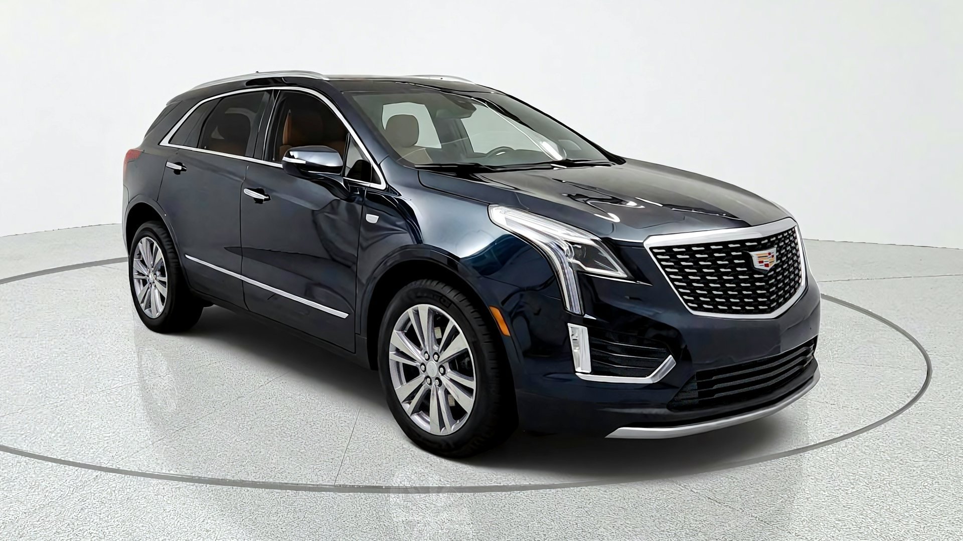 Certified 2024 Cadillac XT5 Premium Luxury w/ LPO, Floor Liner Package AWD/4WD image 7
