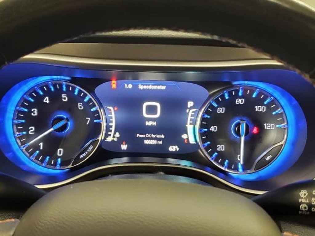 Used 2020 Chrysler Pacifica Touring-L Plus image 23