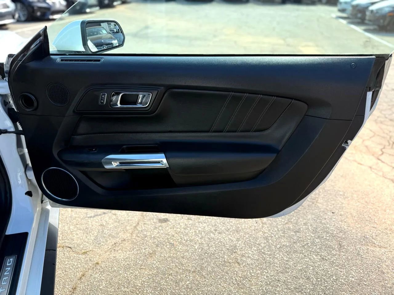 Used 2016 Ford Mustang Premium image 32