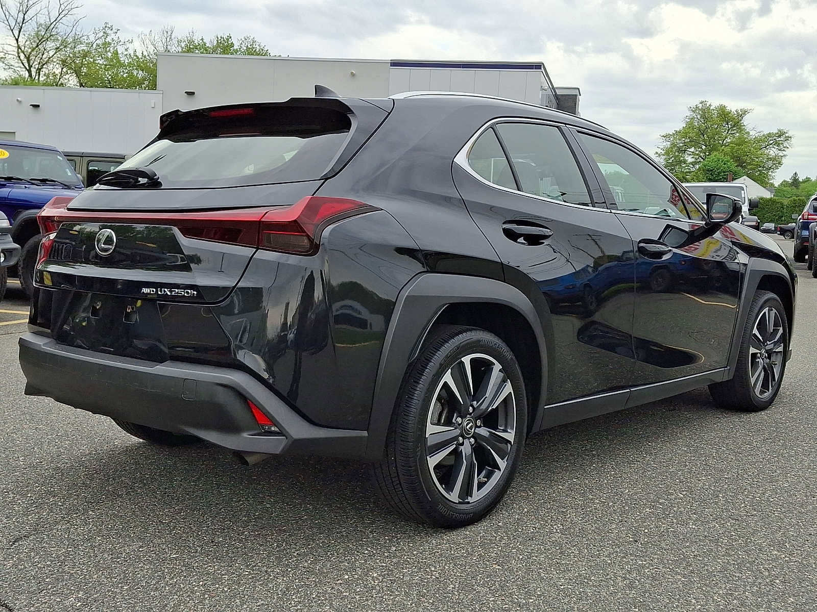 Used 2023 Lexus UX 250h AWD w/ Accessory Package (Z2) image 6