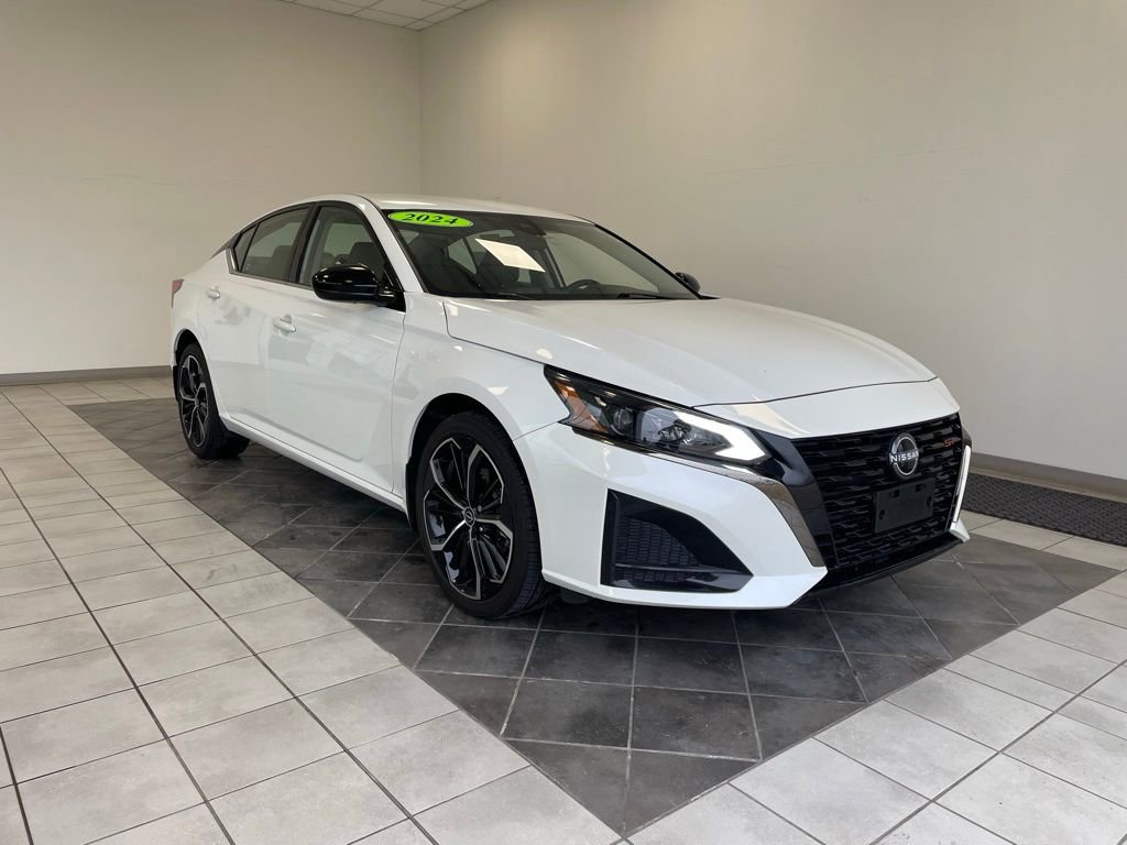 Used 2024 Nissan Altima 2.5 SR