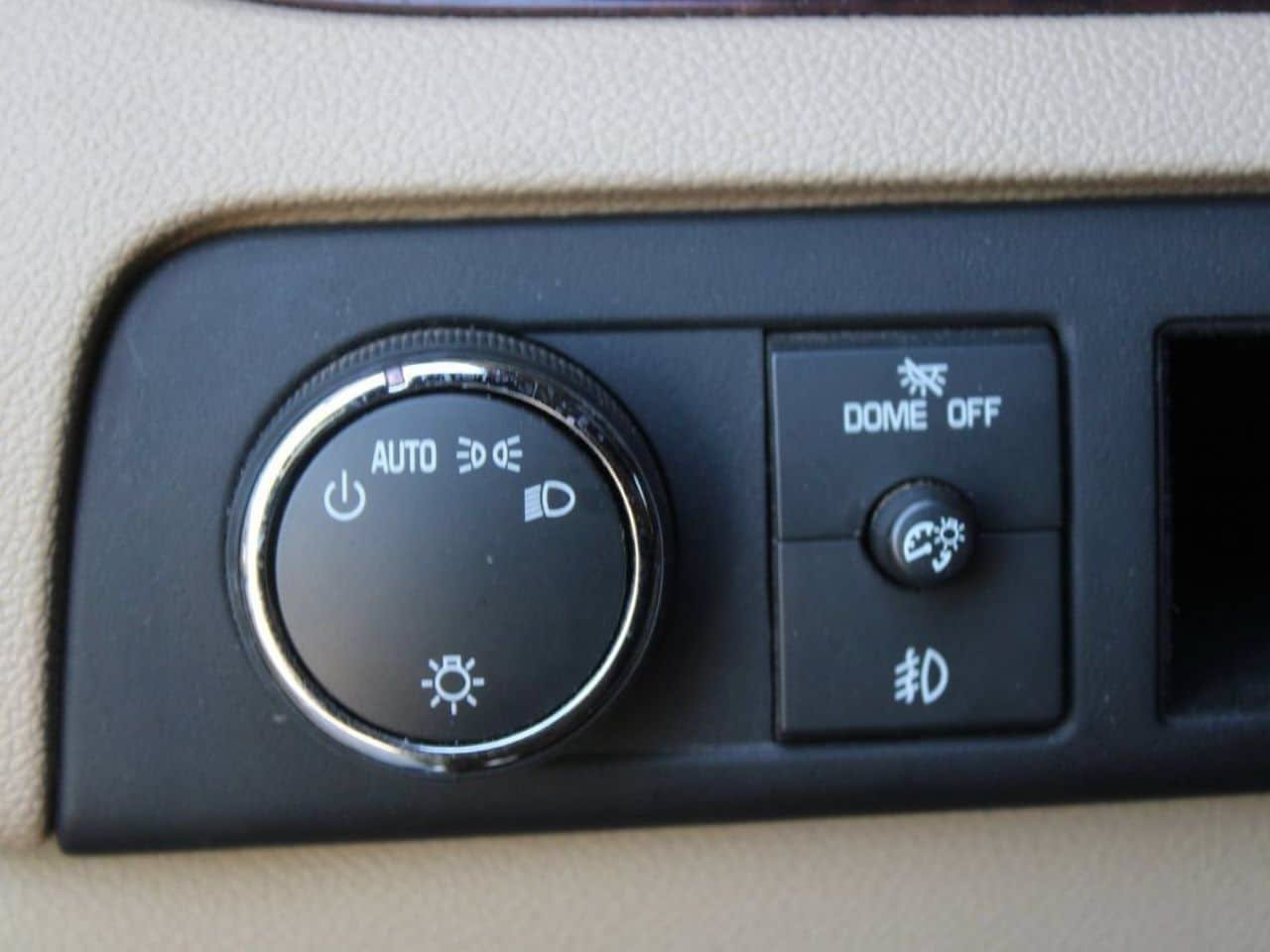 Used 2013 Cadillac Escalade Premium AWD/4WD image 23