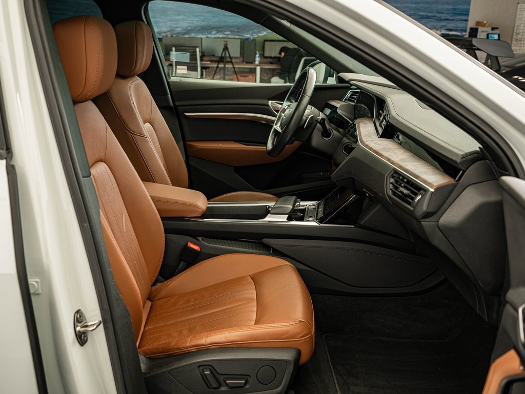 Used 2021 Audi e-tron Premium w/ Convenience Plus Package image 22